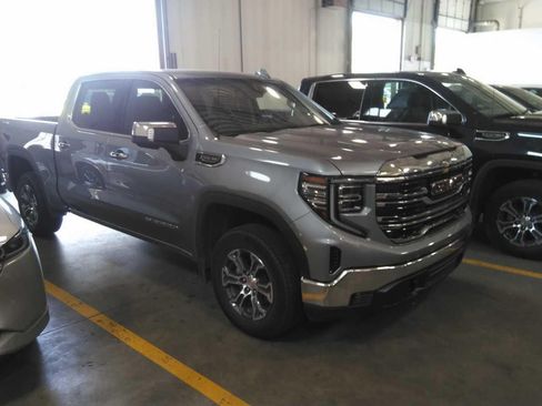 Used 2026 GMC Sierra 1500 SLT AWD/4WD image 2