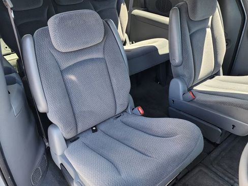 Used 2005 Chrysler Town & Country LX w/ Popular Equipment Group II image 7
