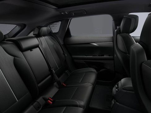 New 2025 Cadillac Optiq Luxury 2 image 12