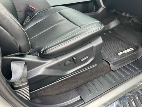 Used 2019 Ford F150 Lariat image 16