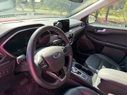 Used 2020 Ford Escape Titanium w/ Titanium Premium Package 2.0 image 9