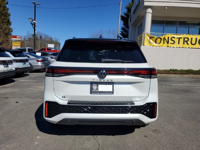 New 2026 Volkswagen Tiguan SE R-Line FWD image 5
