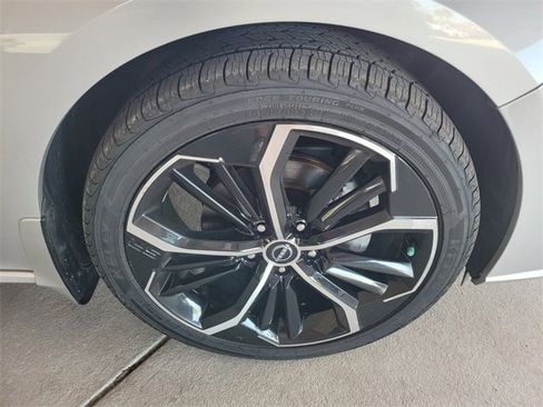 Used 2023 Nissan Altima 2.5 SR w/ SR Premium Package image 18