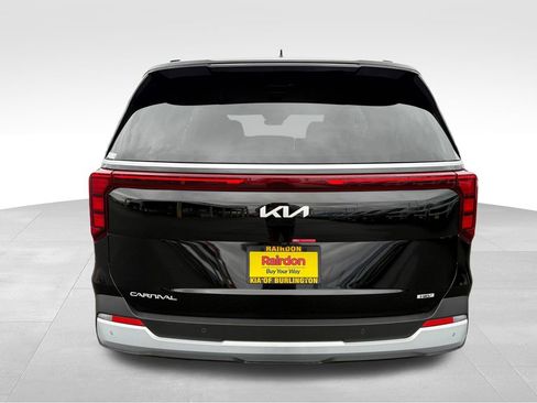 New 2026 Kia Carnival EX image 7