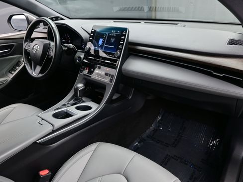 Used 2019 Toyota Avalon XLE image 14