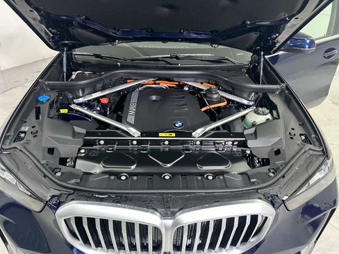 New 2026 BMW X5 xDrive50e w/ Premium Package image 18