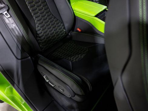 Used 2022 Lamborghini Urus image 33