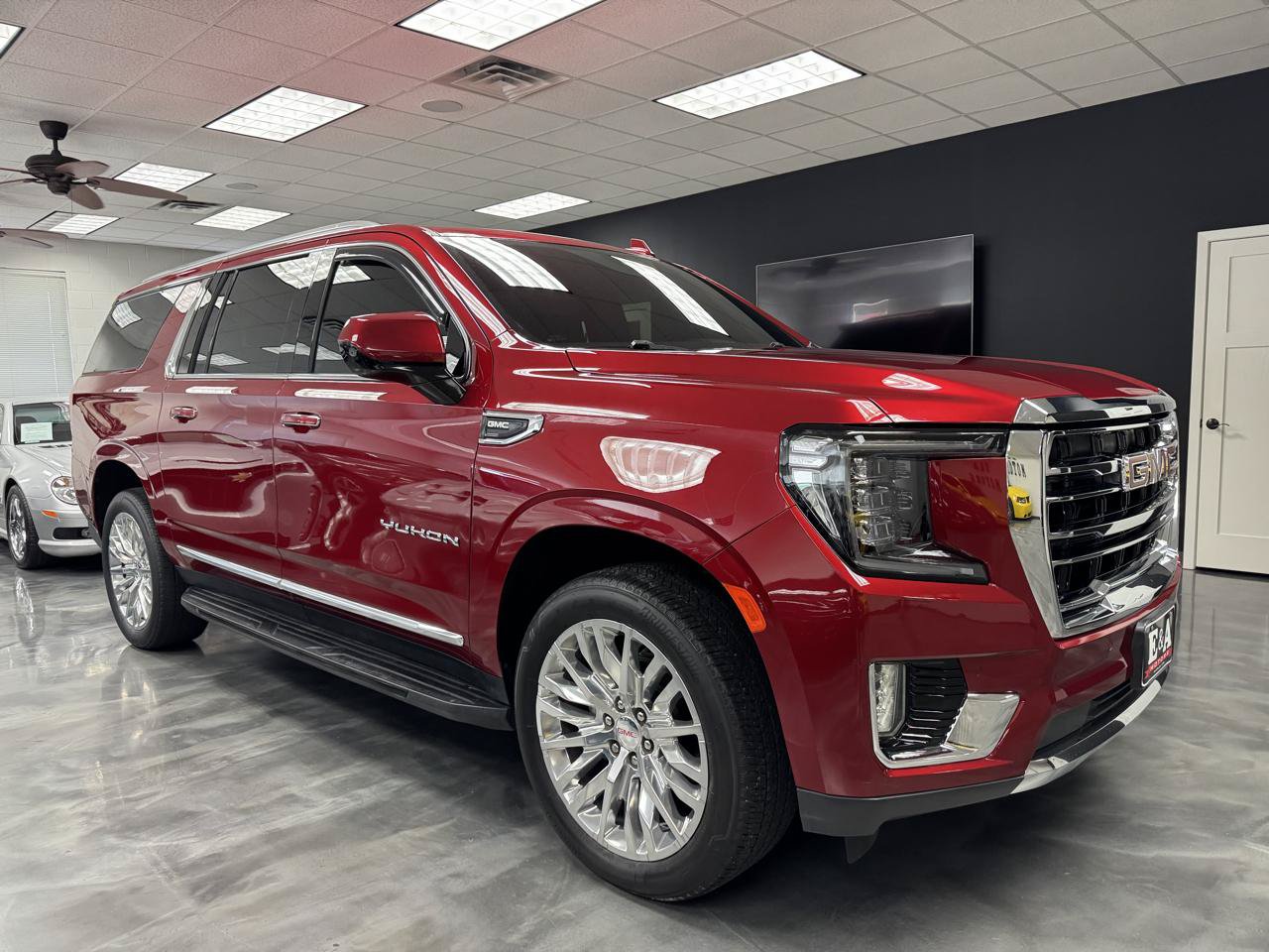 Used 2022 GMC Yukon XL SLT AWD/4WD image 7