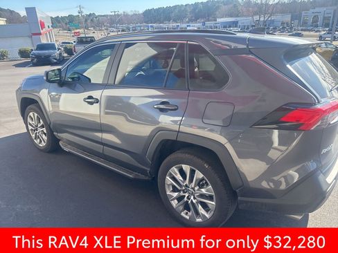 Used 2023 Toyota RAV4 XLE Premium image 20