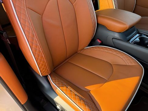 New 2026 Chrysler Pacifica Pinnacle image 18