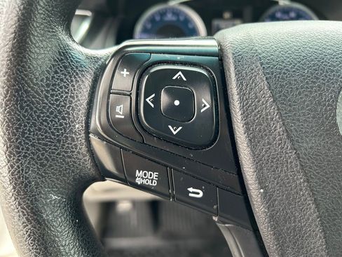 Used 2017 Toyota Camry FWD image 12