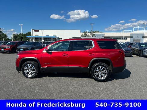 Used 2022 GMC Acadia SLT w/ Technology Package AWD/4WD image 3