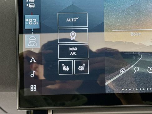 Used 2025 Land Rover Range Rover Evoque Dynamic SE image 20