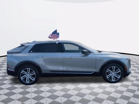 Used 2024 Cadillac Lyriq Tech AWD/4WD image 8