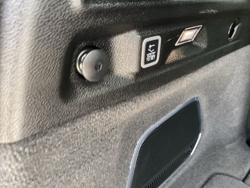 Used 2022 Jeep Grand Cherokee L Overland w/ Luxury Tech Group IV image 11