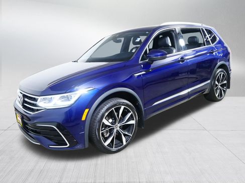 Used 2023 Volkswagen Tiguan SEL R-Line AWD/4WD image 3
