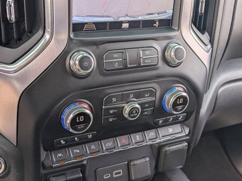 Used 2020 GMC Sierra 1500 SLT w/ SLT Premium Plus Package image 29