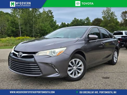 Used 2015 Toyota Camry LE FWD image 1