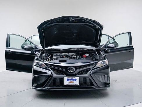 Used 2023 Toyota Camry SE image 14