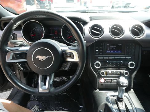 Used 2016 Ford Mustang Coupe RWD image 13
