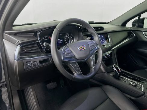 Used 2021 Cadillac XT5 Premium Luxury w/ LPO, Floor Liner Package FWD image 9