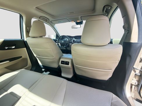 Used 2015 Honda Accord EX-L image 29