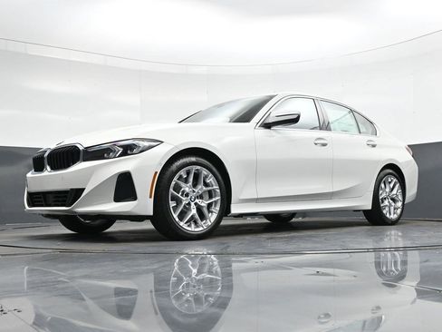 Used 2026 BMW 330i xDrive Sedan w/ Premium Package image 30