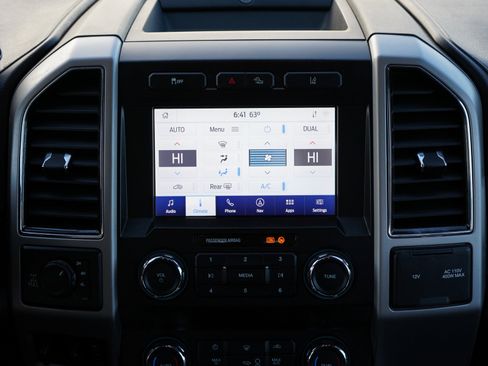 Used 2020 Ford F250 Lariat w/ Tremor Off-Road Package AWD/4WD image 15