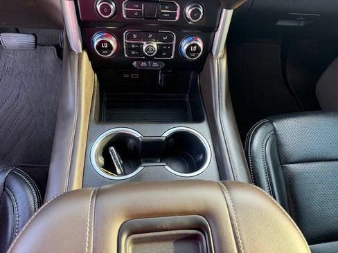 Used 2022 GMC Yukon SLE AWD/4WD image 33