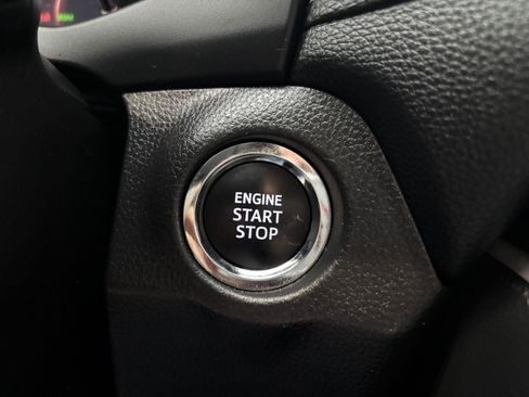 Used 2025 Toyota RAV4 XLE AWD/4WD image 29