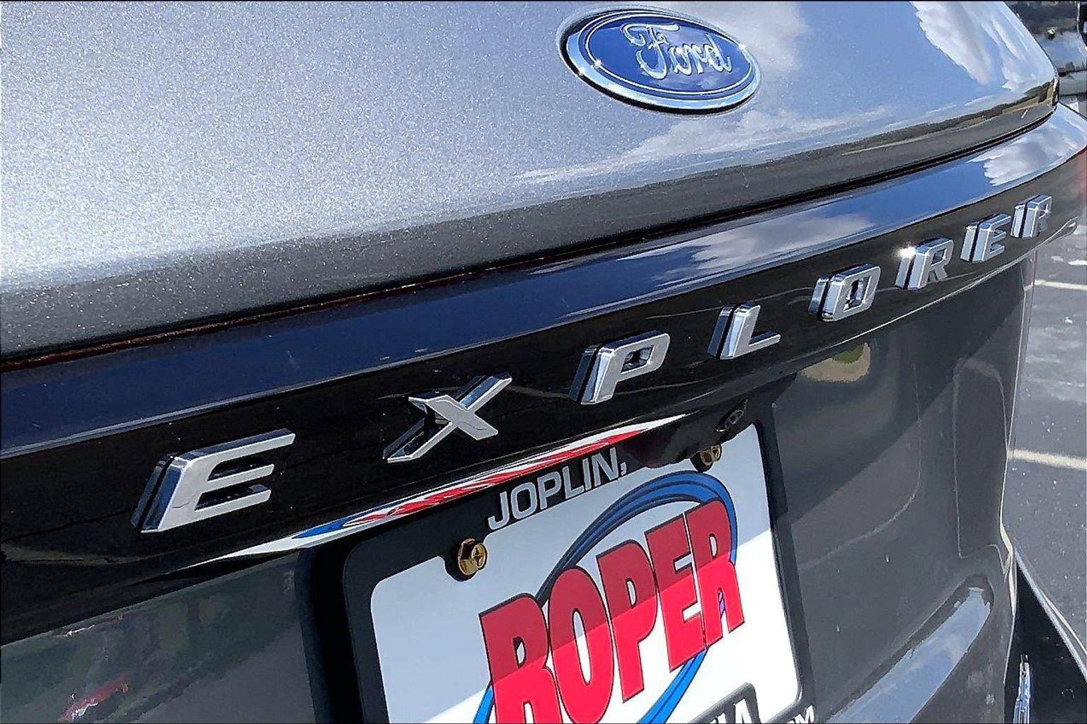 Used 2026 Ford Explorer Active AWD/4WD image 31