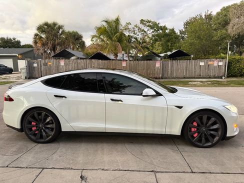 Used 2013 Tesla Model S Performance image 14