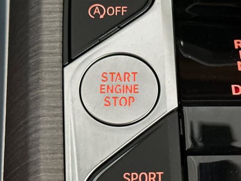 Used 2025 BMW M440i Coupe w/ Premium Package image 22