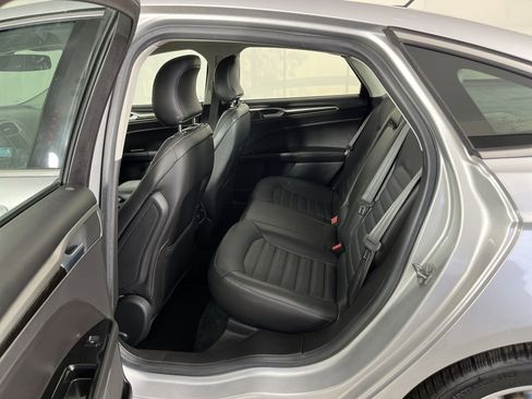 Used 2016 Ford Fusion SE w/ Equipment Group 202A image 13