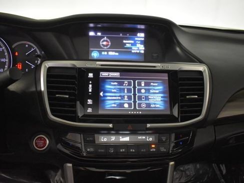 Used 2017 Honda Accord EX-L image 19