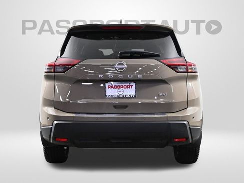 Used 2024 Nissan Rogue SV FWD image 6