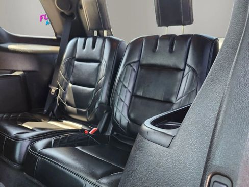 Used 2017 Ford Explorer Platinum image 19