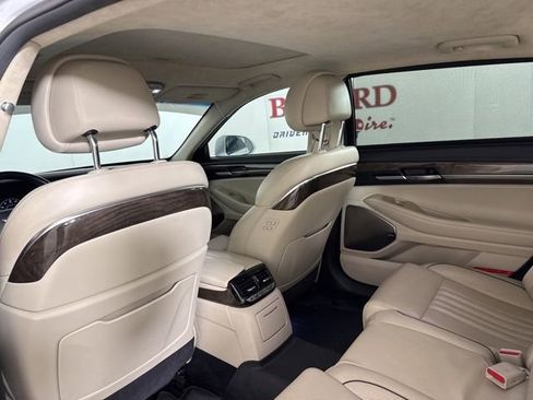 Used 2017 Genesis G90 3.3T Premium image 14