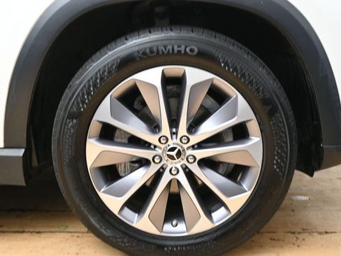 Used 2022 Mercedes-Benz GLE 350 4MATIC w/ Premium Package image 12