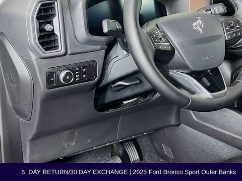 Used 2025 Ford Bronco Sport Outer Banks AWD/4WD image 12