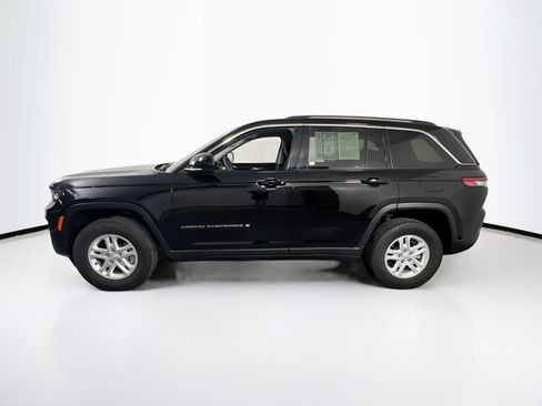 Used 2023 Jeep Grand Cherokee Laredo AWD/4WD image 8