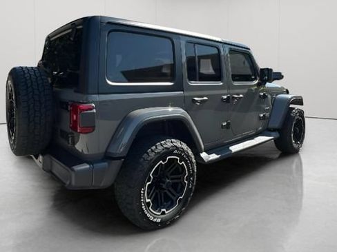 Used 2022 Jeep Wrangler Unlimited Sahara w/ LED Lighting Group AWD/4WD image 4