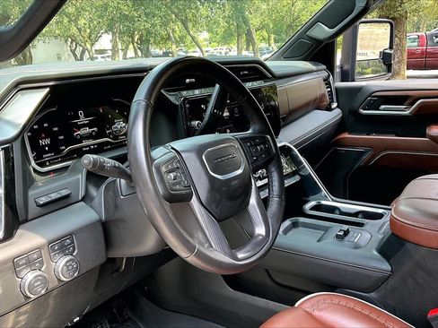 Used 2025 GMC Sierra 2500 Denali Ultimate AWD/4WD image 14
