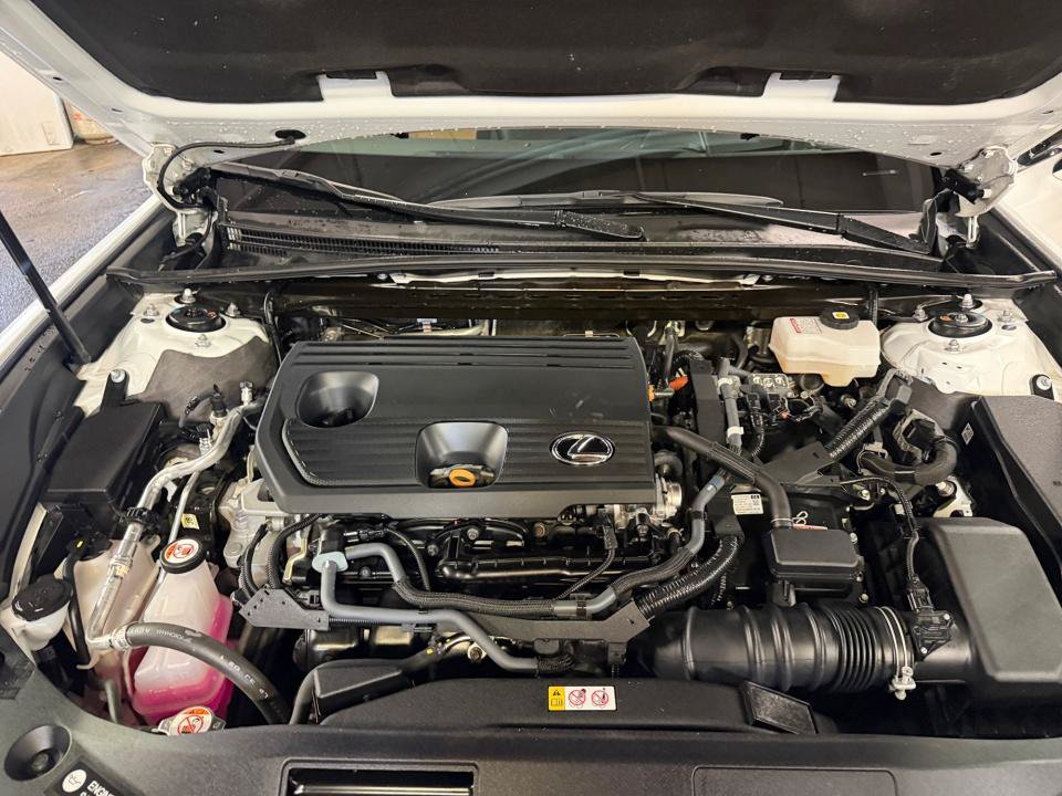 Used 2025 Lexus ES 300h w/ Technology Package FWD image 20