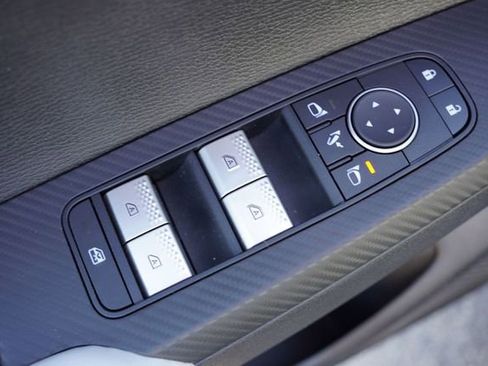 Used 2023 Mitsubishi Outlander SEL image 25