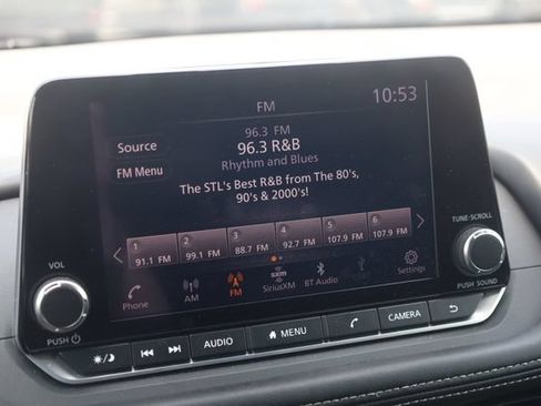 Used 2023 Nissan Rogue S FWD image 19