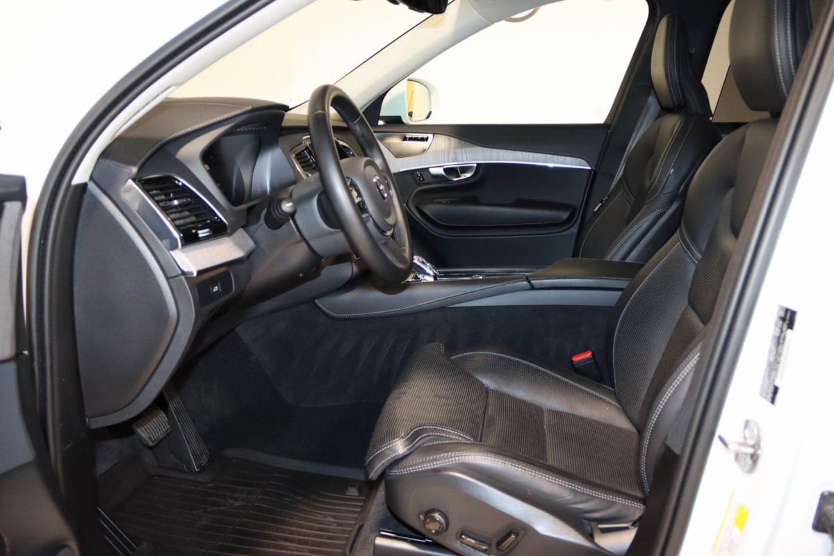 Used 2023 Volvo XC90 B6 Ultimate AWD/4WD image 32