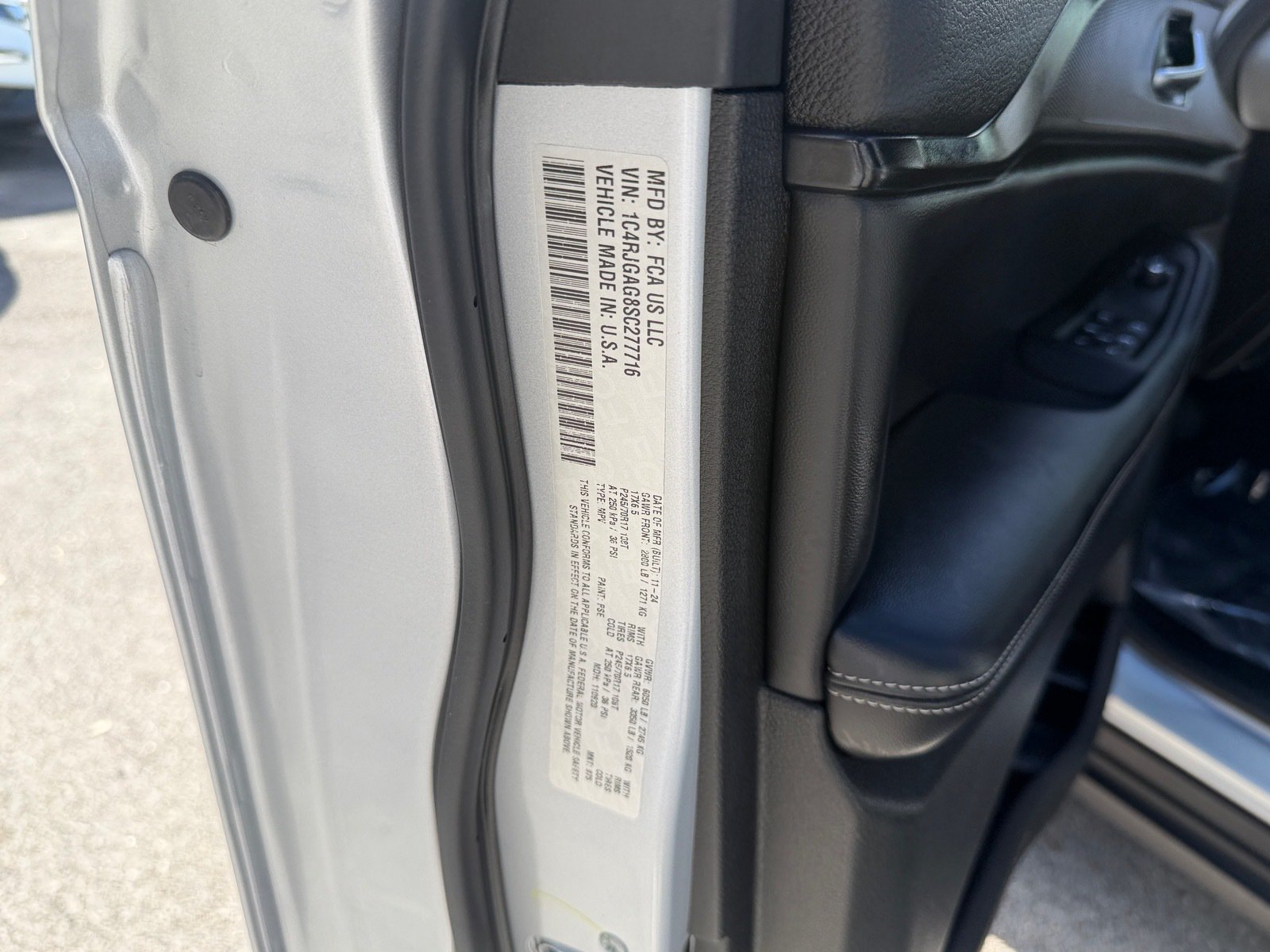 Used 2025 Jeep Grand Cherokee Laredo w/ MOPAR Finishing Package RWD image 20