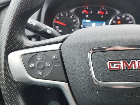 Used 2024 GMC Terrain SLE image 12