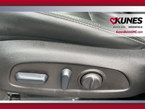 Used 2023 GMC Terrain SLT image 38